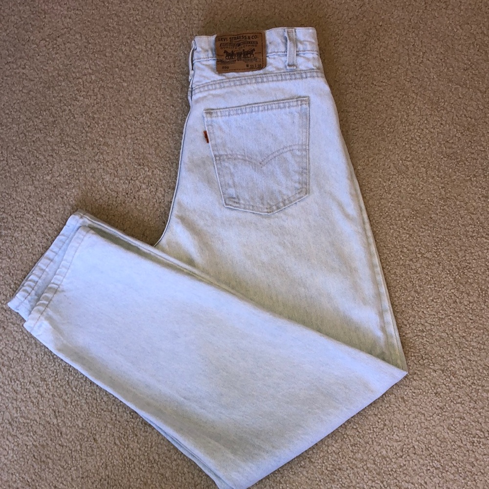 Vintage Levi’s 550 orange tag.